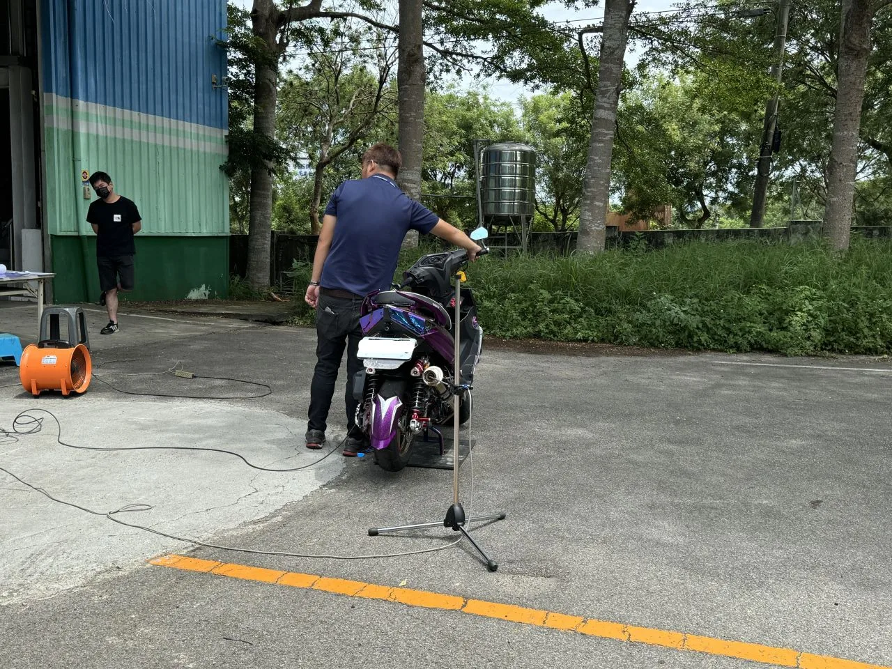 機車改裝排氣管認證倒計時,明年開始使用未認證排氣管開罰。台中市環保局提供