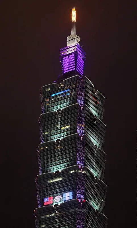 101點燈祝賀台瓜建交90年。中央社