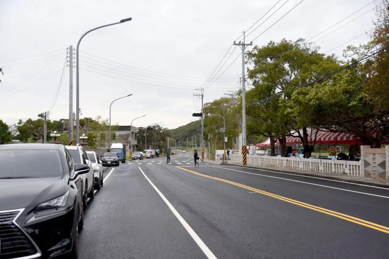 苗128線通霄路段完成擴寬工程。苗縣府提供