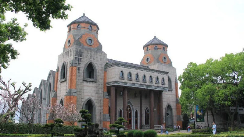教育部今天公布113學年度大專全校新生註冊率,真理大學最低僅3成。圖為真理大學大禮拜堂,真理大學提供