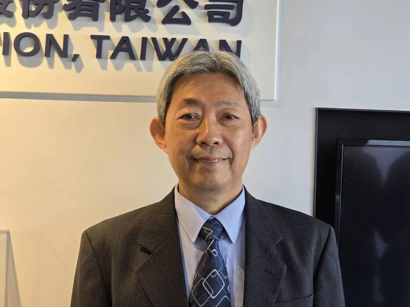 針對潛艦國造後續艦未來，台船董事長黃正弘今天表示，後續艦預算若是未能通過，台船除了被迫要解散建造團隊，重複IDF經國戰機研發的失敗，且未來很困難再與廠商購買主要裝備，因此後續艦的建造計畫可以討論，「但是不能中斷」。中央社