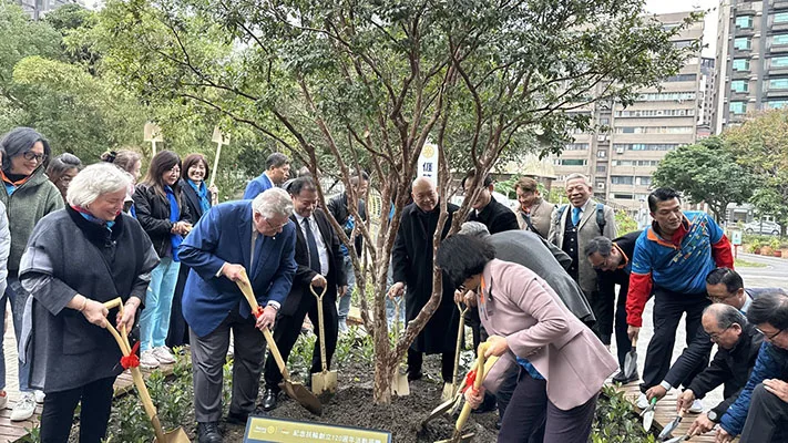 北市客家公園植樹　力推「∞」客家綠行動