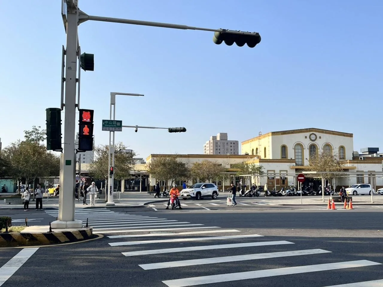 大白熊號誌燈成嘉義市獨有觀光意象。嘉市府提供