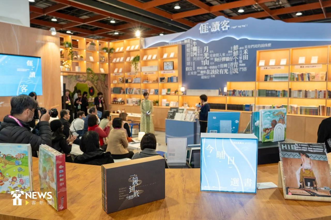 客家主題館位於世貿四號入口正前方,現場充滿「書香好味緒」。李台源攝