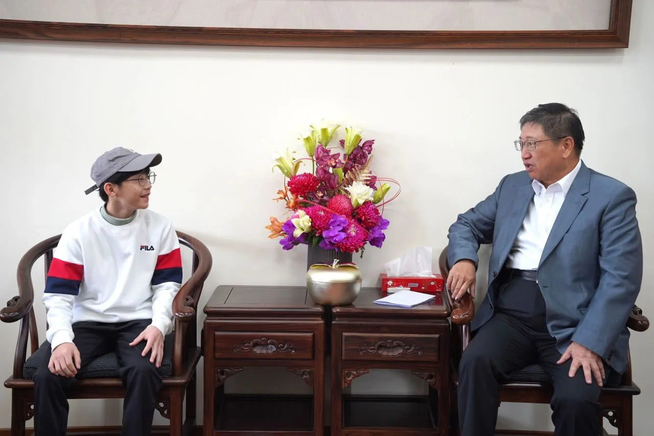 新竹縣長楊文科與呂宥廷今天全程以客語對答。竹縣府提供
