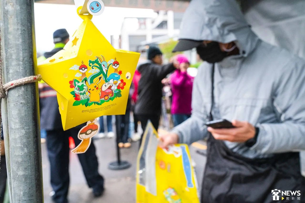 燈會限定寶可夢提燈引起民眾熱潮。朱愷元攝