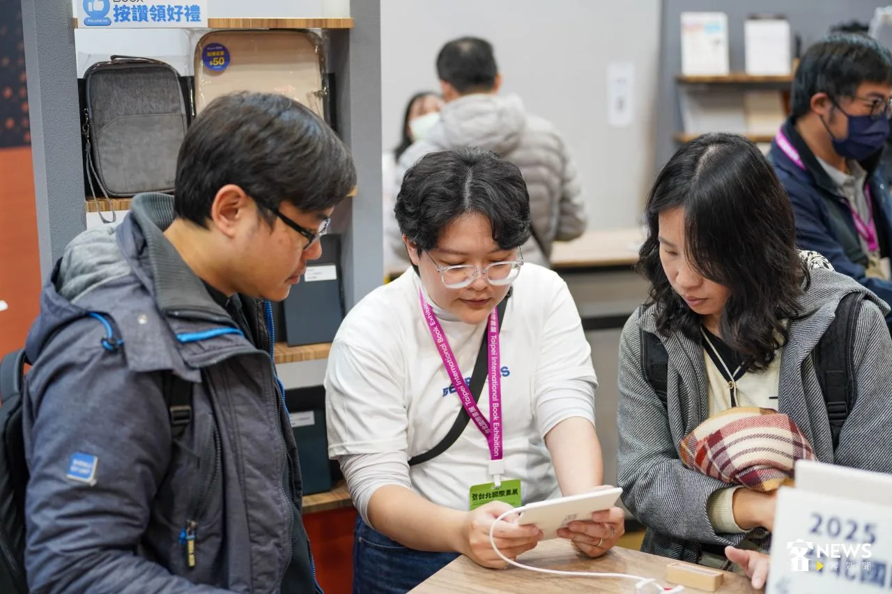 與平板不同，電子閱讀器注重在「專心」閱讀。范修語攝