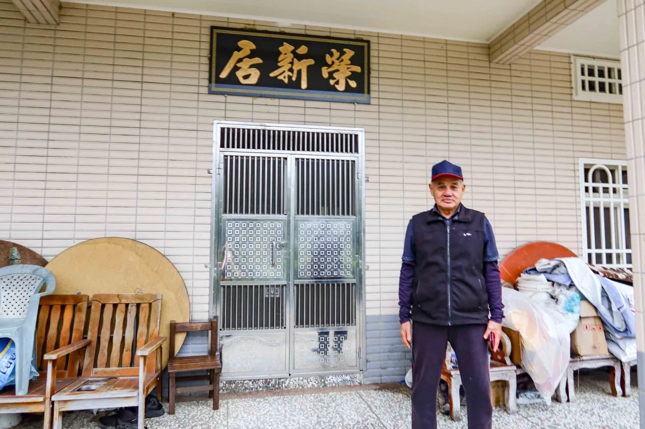 李武雄是李榮輝的孫子，他說家裡會信仰基督教，跟家族抗日，為防日人追殺有關。何來美攝