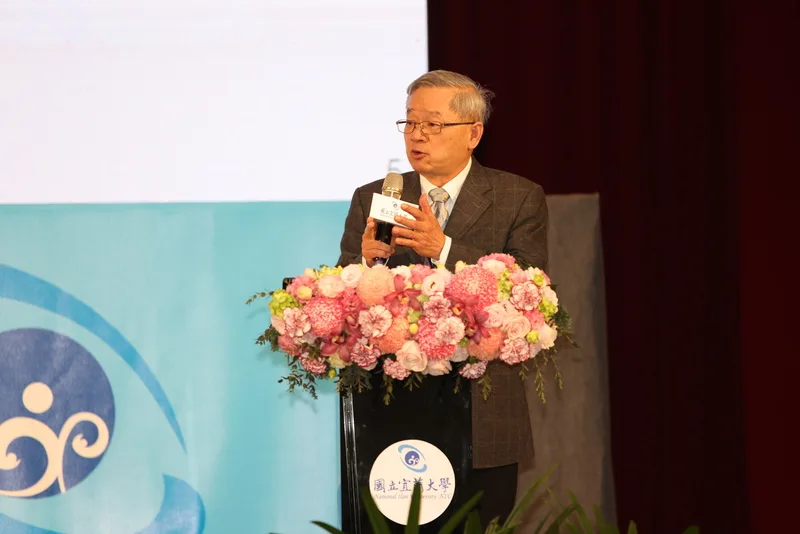 國科會主委吳誠文以「科研扎根X成果落地－共創社會價值」為主題，發表演說。教育部提供