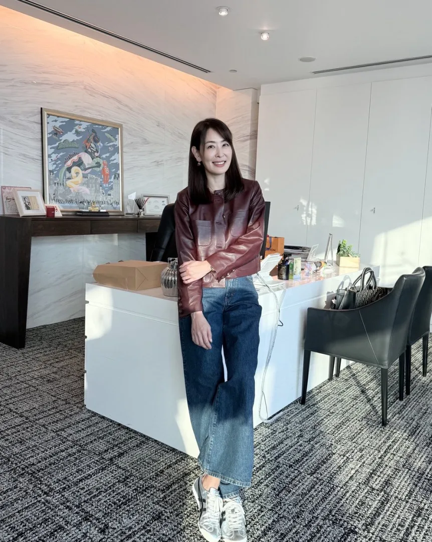台北101董事長賈永婕也親自留言，「不管有沒有消費都是客人，服務態度非常重要！」。翻攝自 賈永婕的跑跳人生 臉書