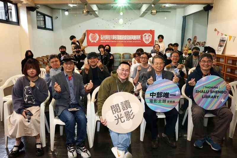 弘光科大師生聯展新科技創意　讓AI生成藝術走進社區