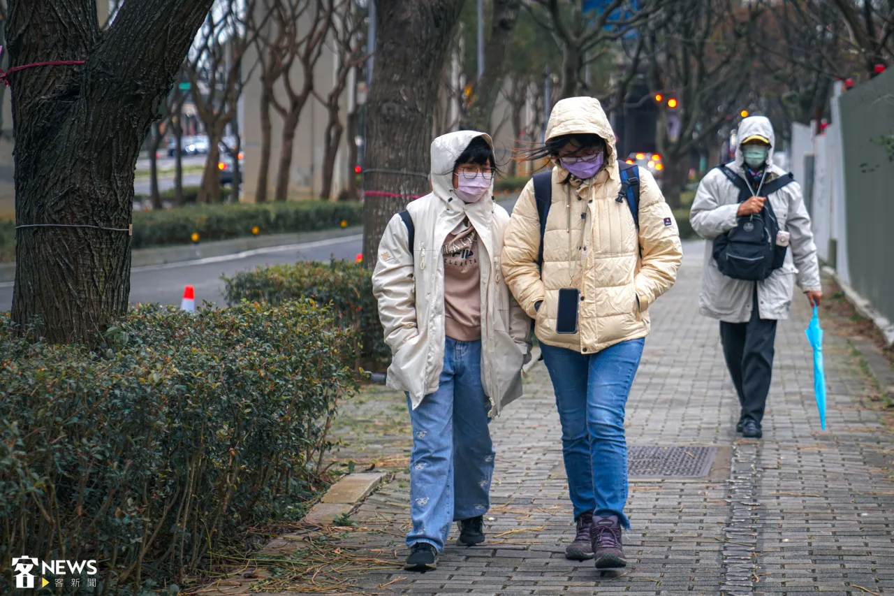 氣象專家吳德榮表示，14日晚間至16日清晨最冷，有望成為入冬以來首波大陸冷氣團。資料照。客新聞