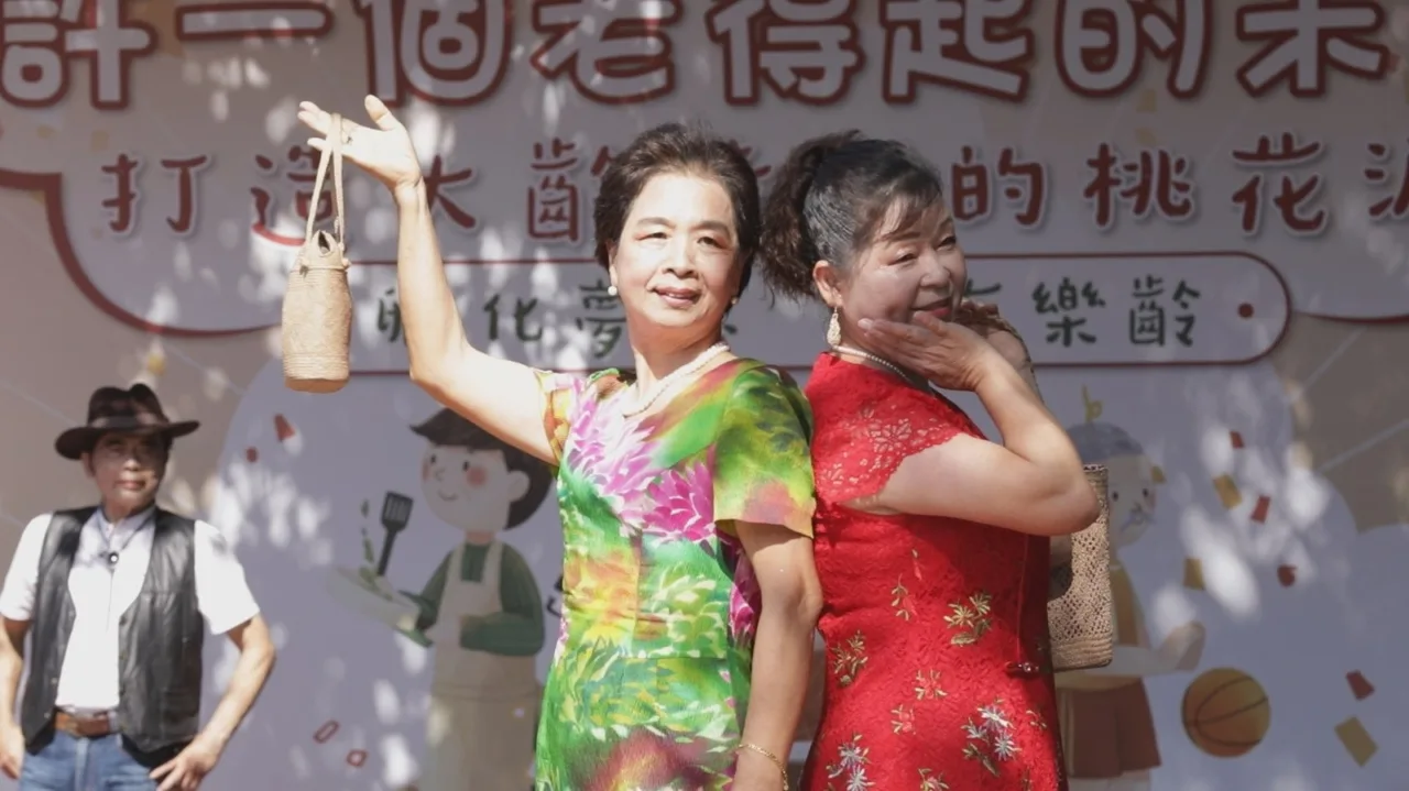 教育部於今（2025）年度核定全國共372所樂齡學習中心，提供長者就近學習的機會。教育部提供