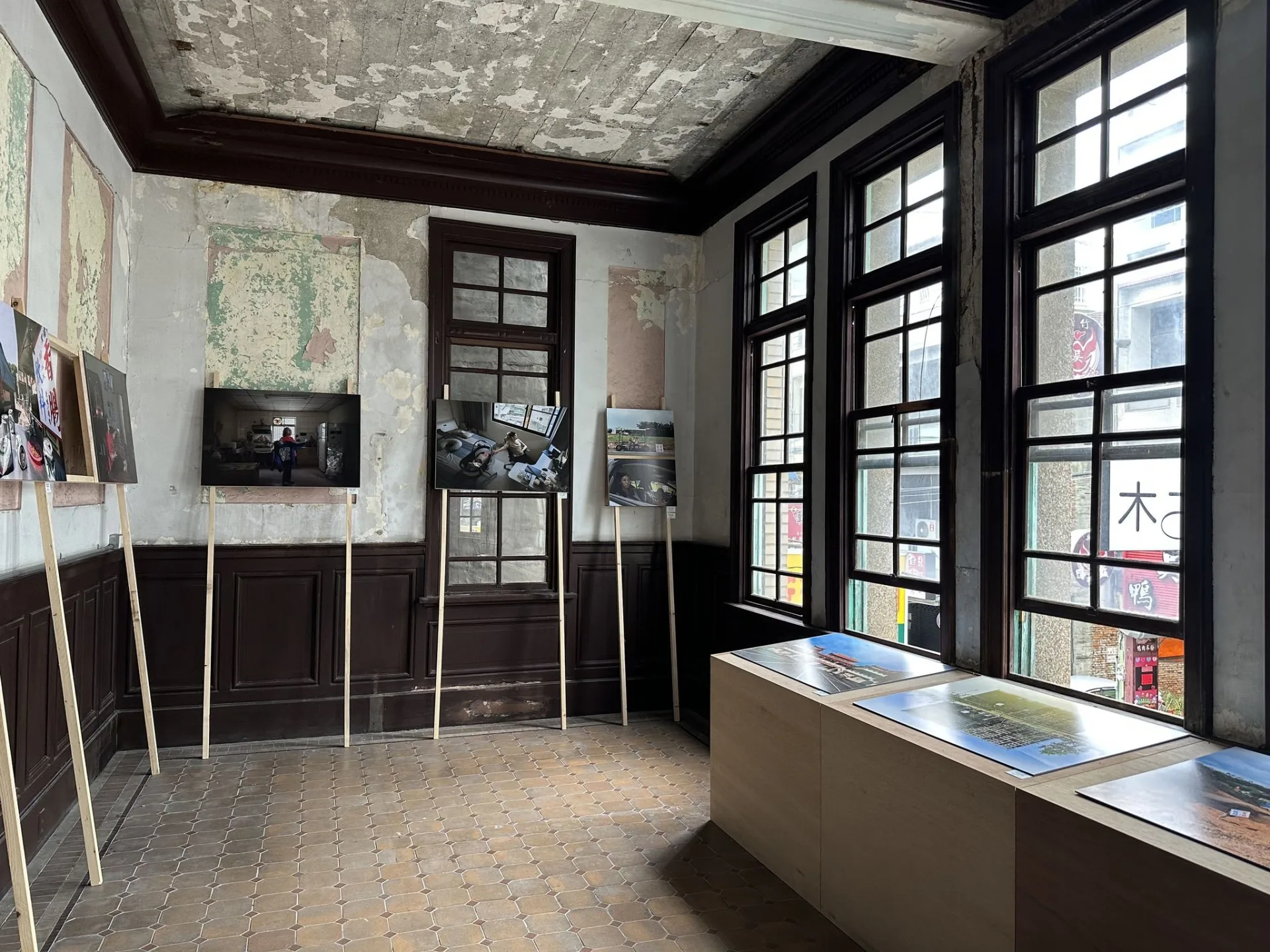 新竹縣縣定古蹟竹東長春醫院(長春1930 Cafe’)成為文藝空間。新竹縣政府提供