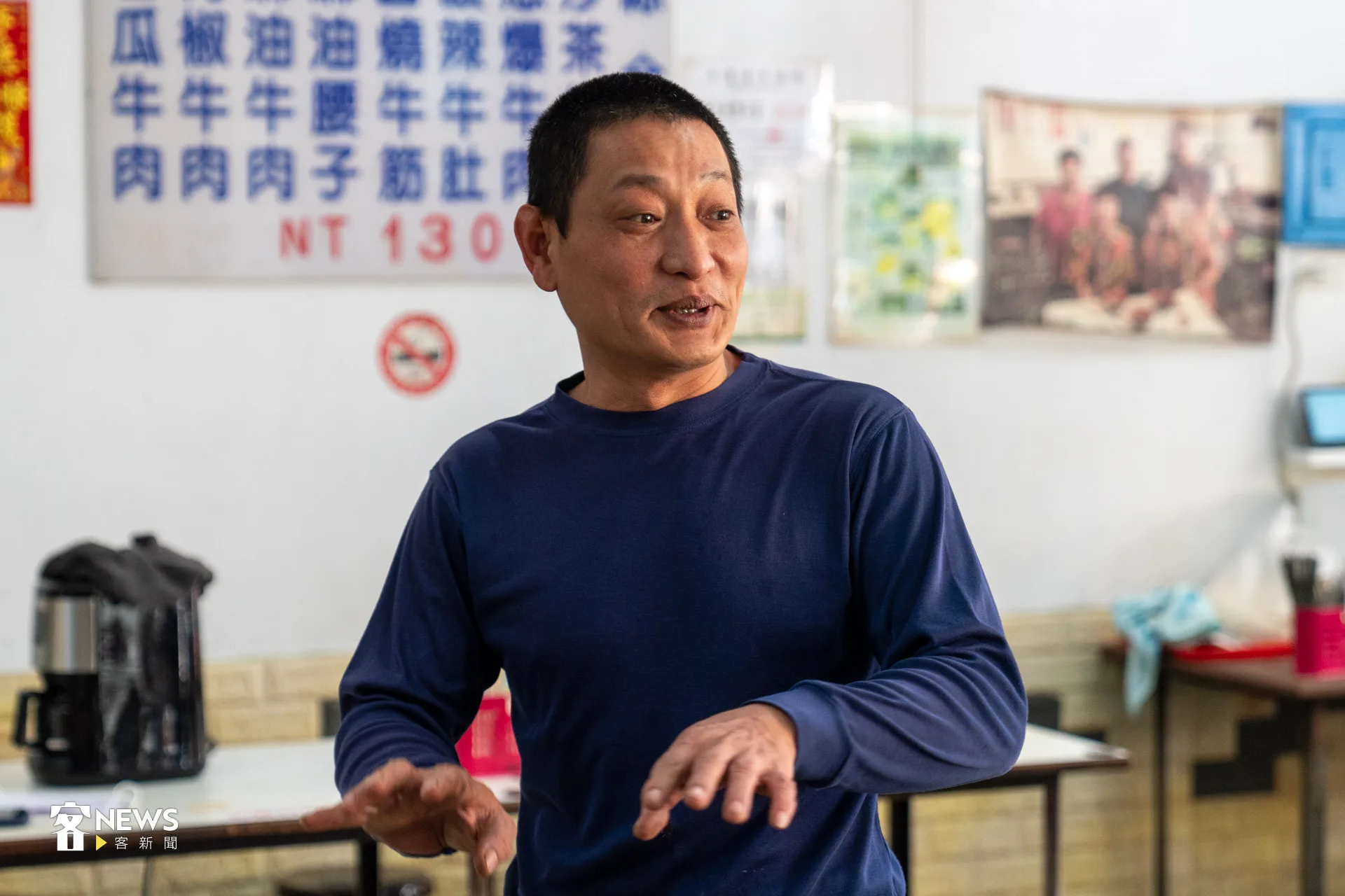 老闆表示，開店前都要花很多時間備料。李台源攝