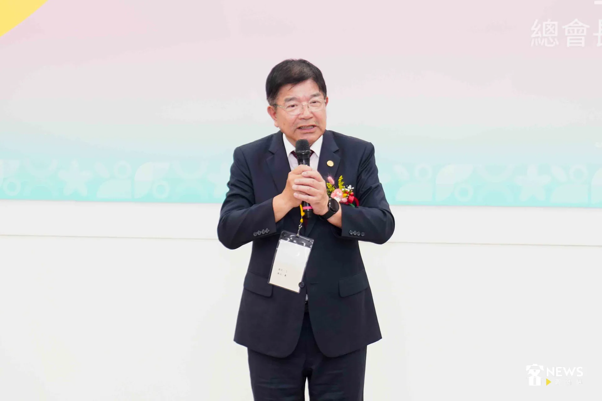新任總會長黎萬棠。范修語攝