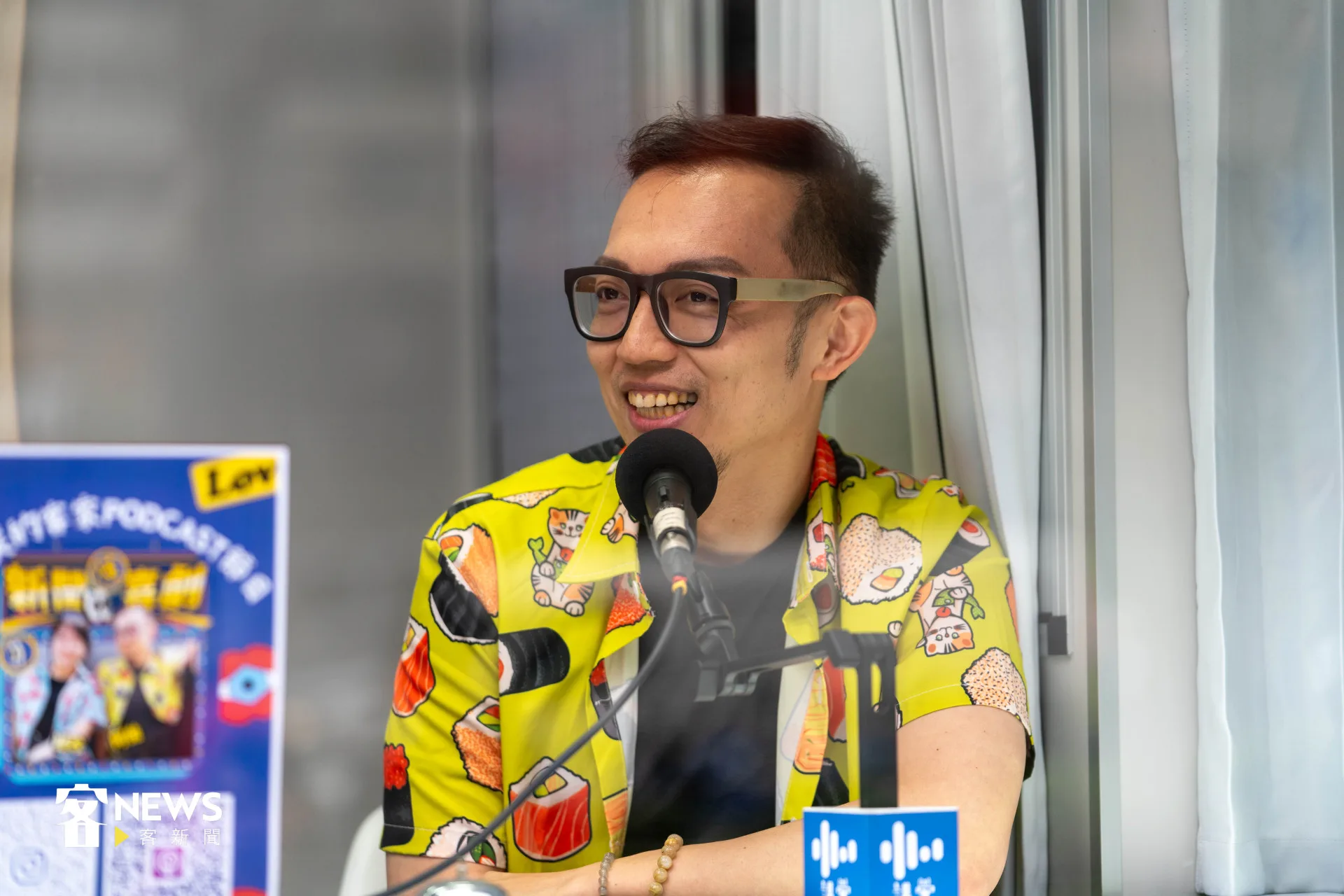 《新聞懂喜劇》由入圍廣播金鐘的主持人「客語老司機」穎珍，搭上「客語小白」阿拋，將客語與喜劇完美結合。宋佩遙攝