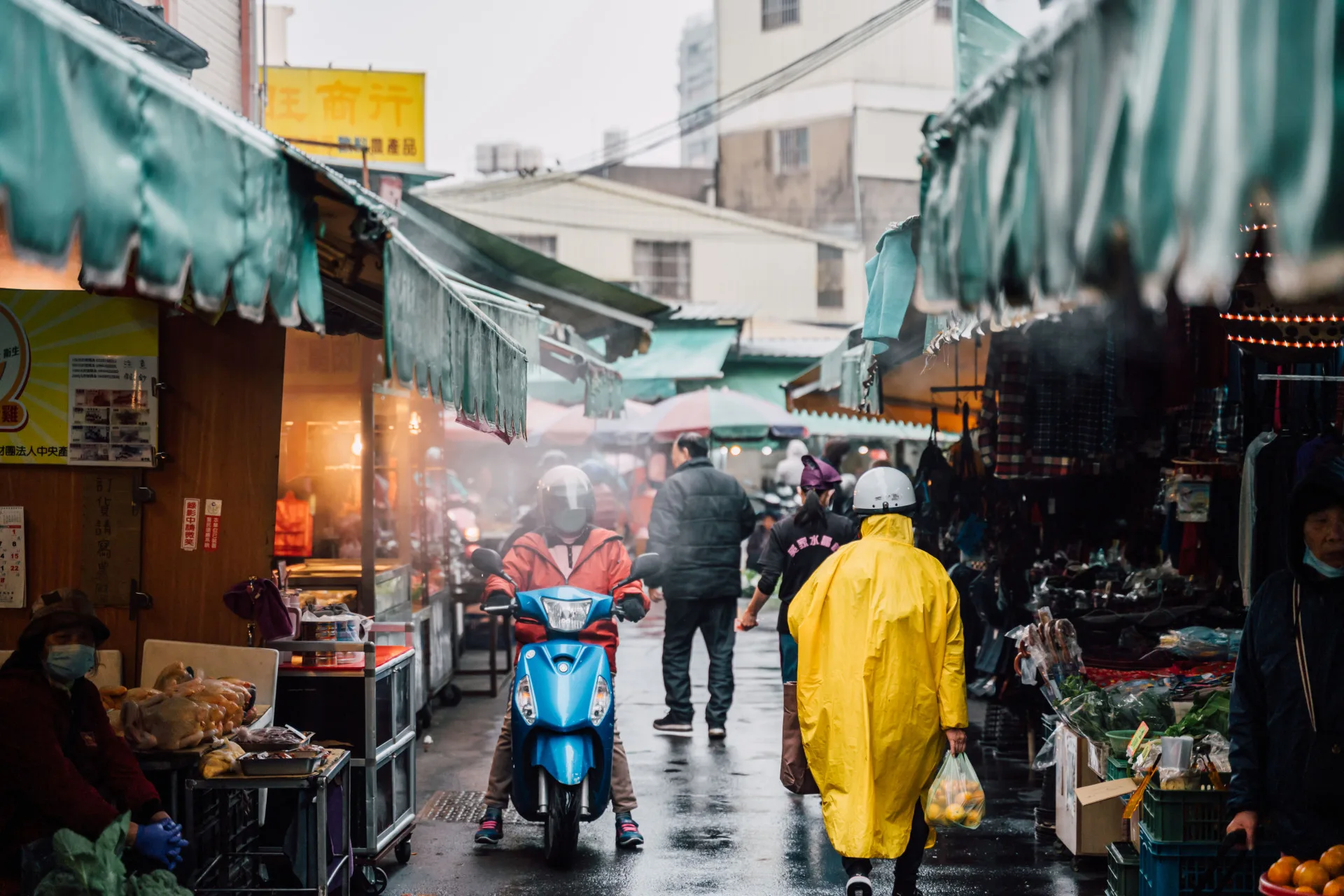 這股「台灣風」颳向韓國，許多韓國人來台發掘美食，特別是傳統市場。圖為南苗市場。陳安嘉攝