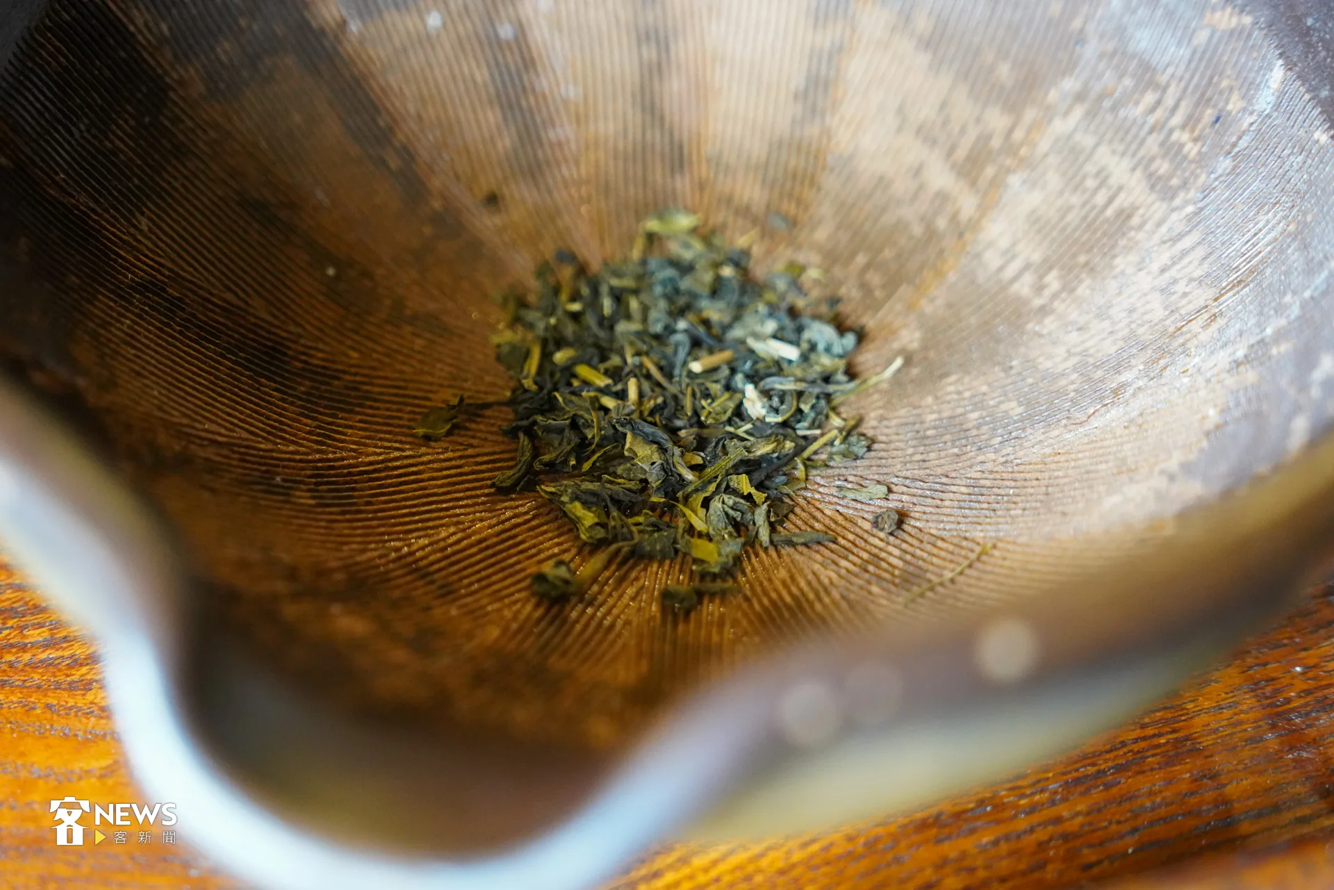 窄門咖啡的擂茶,添加了茉莉花茶葉,增添茶香風味。洪藝晅攝