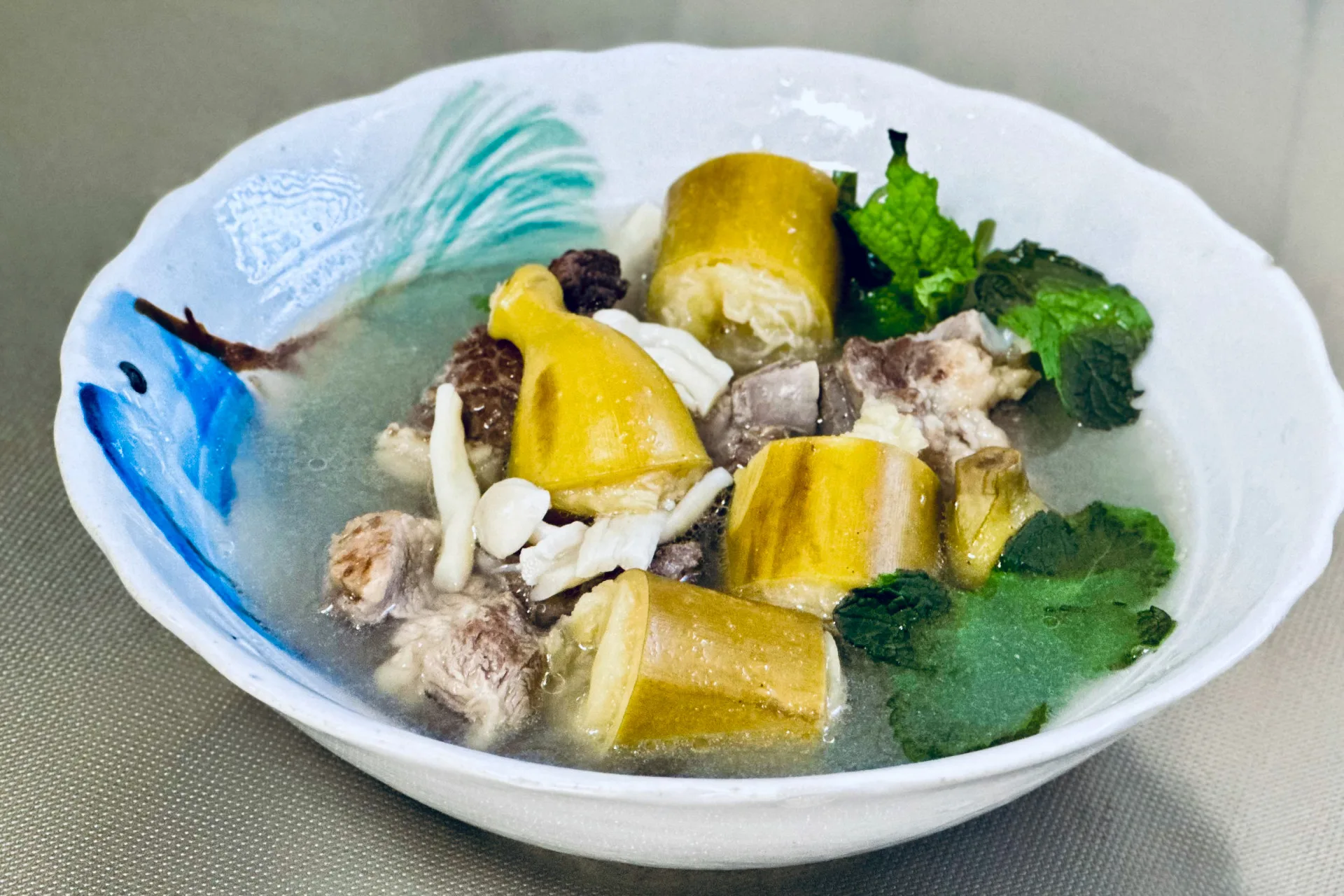 香蕉排骨湯。蕭秀琴攝