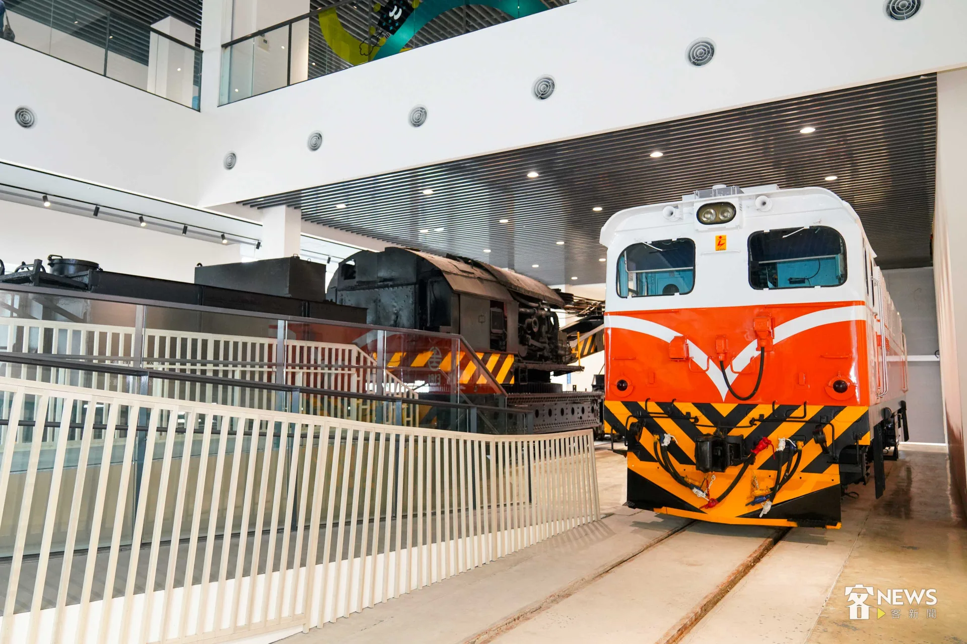 苗栗火車頭園區展出多部稀有火車頭，民眾可以近距離接觸火車。李台源攝