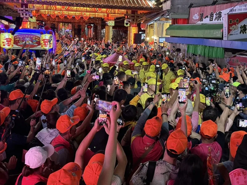 白沙屯媽祖進香啟程　「粉紅超跑」36小時衝北港