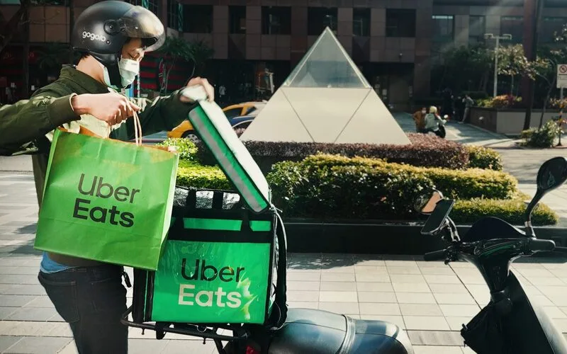 Uber Eats首公開外送員收入　平均每小時270元