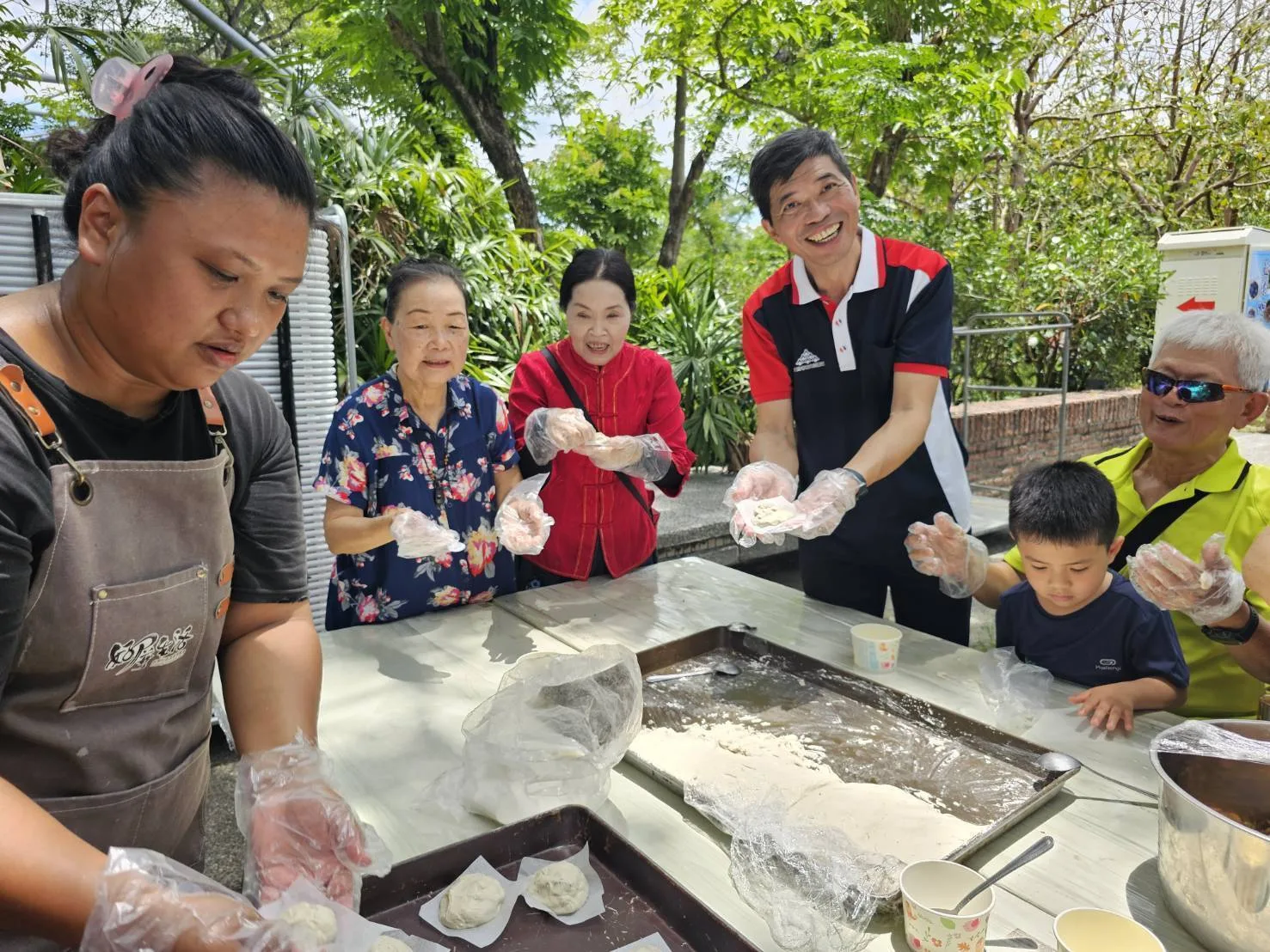 六堆客庄美食體驗，體驗隘寮社區黃荊包。
