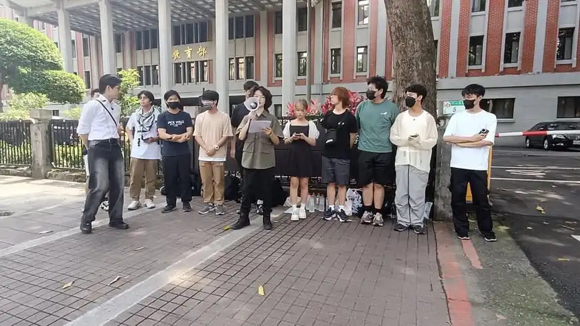 抗議學生說:「我們已經準備好展開更大規模的抗爭行動,以表達我們捍衛自身權利的決心。」捍衛全台學權行動提供