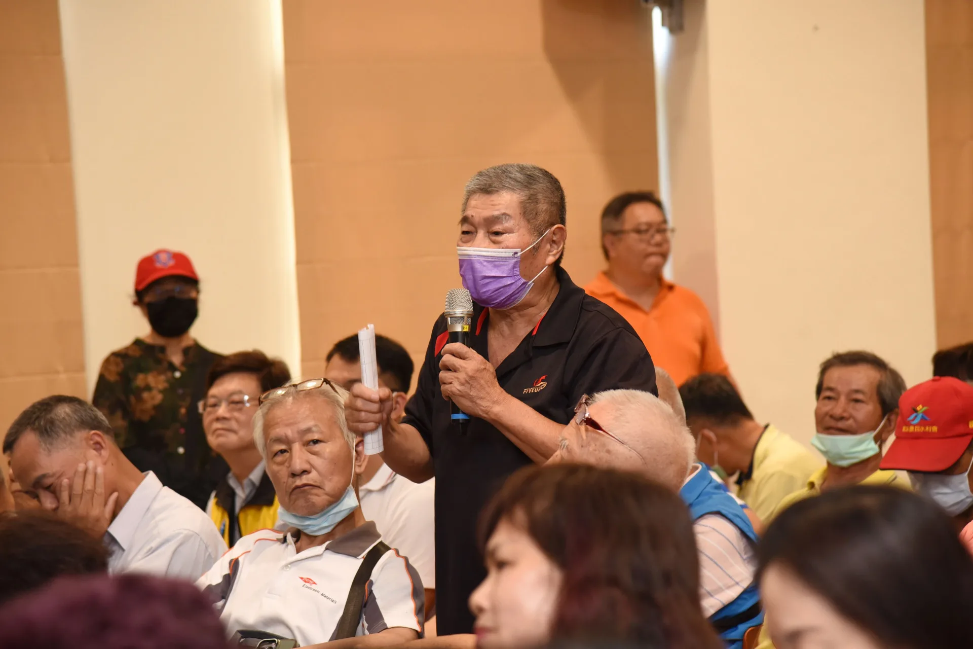 公館鄉民表達對天花湖水庫興建工程的疑慮。