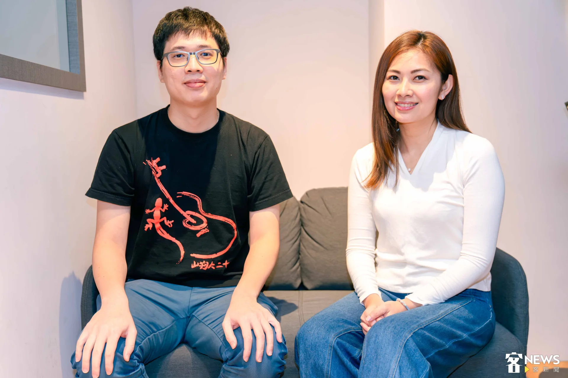 劉道文（左）與林鈺婷都認為，山狗大連三年入圍金曲獎，「這代表評審看到樂團想要突破的心。朱愷元攝