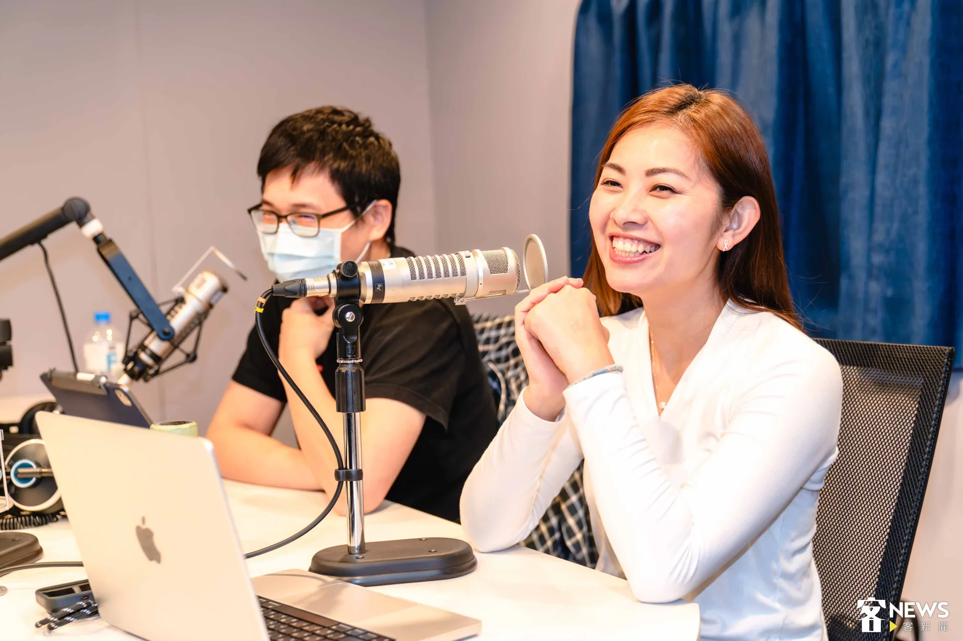 Rita林鈺婷（右）直言，山狗大已經是一個資深的樂團，大家對他們的音樂檢視也會比較嚴格。朱愷元攝