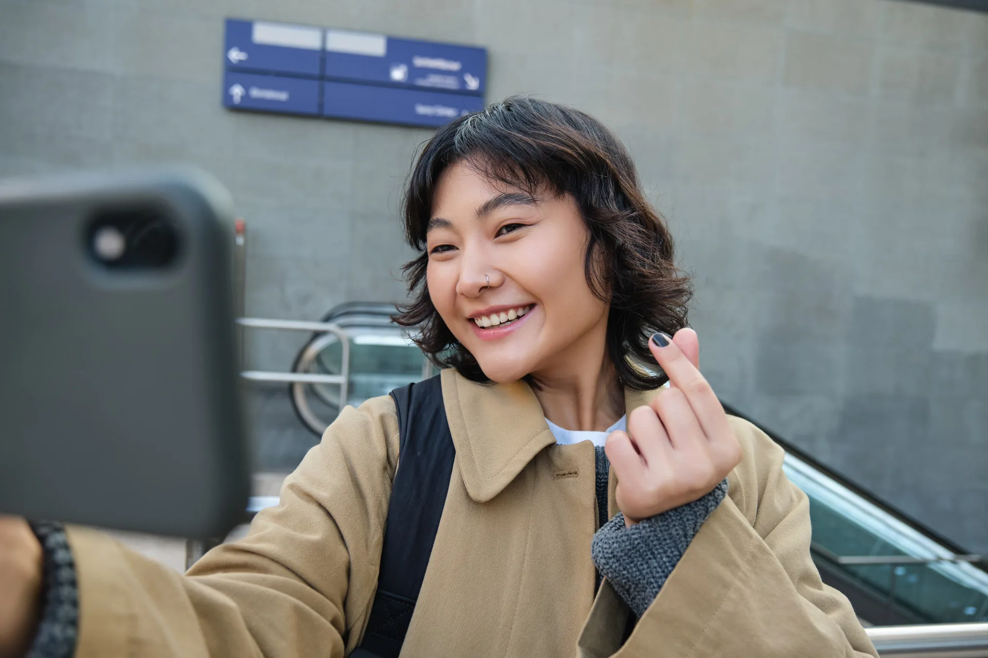 韓國《公職選舉法》明訂,選民進入投票所後不得拍照、錄影或自拍。示意圖。資料圖源envato