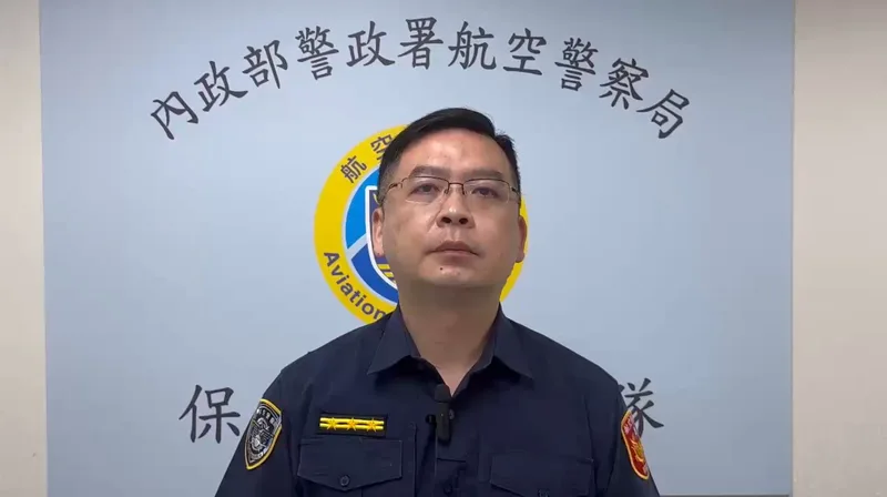 航警局5日在桃園機場第二航廈查獲許姓男子違規載客，警方已就逃逸部分開罰，違規載客將由桃市府裁處，圖為航警局出面說明。警方提供