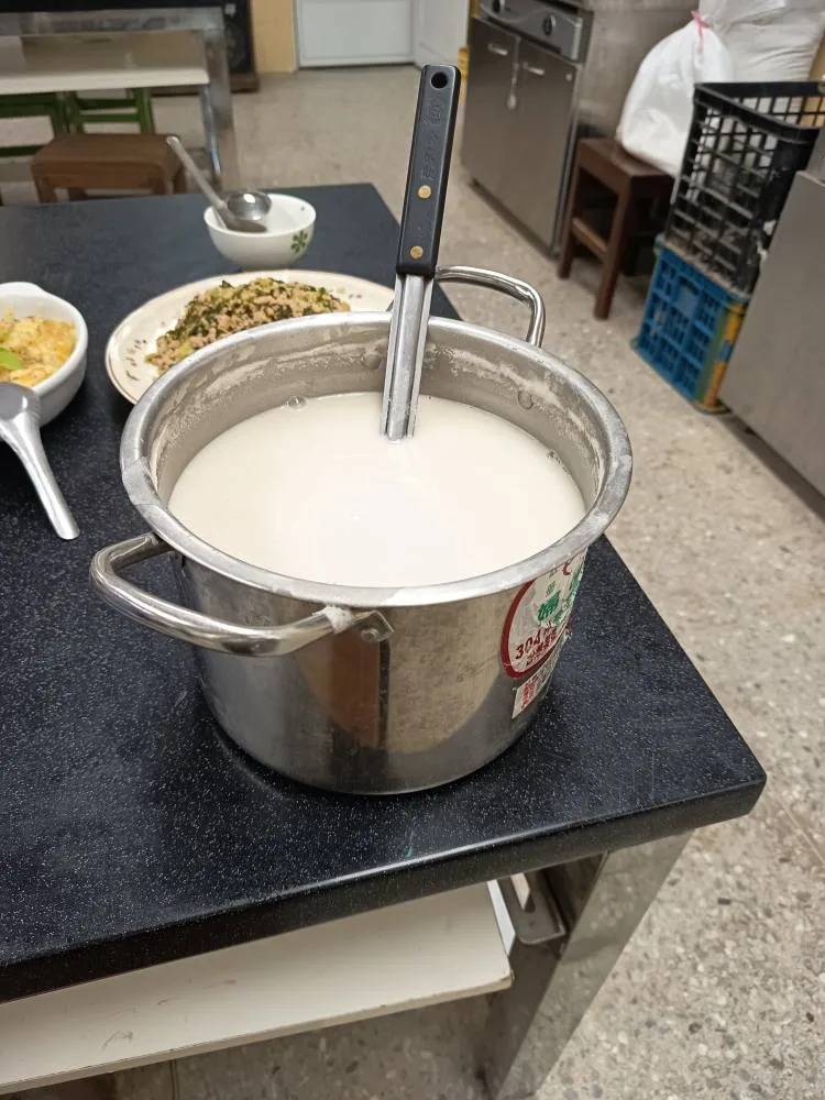 孩子用心準備謝師宴。翻攝龍肚國小FB