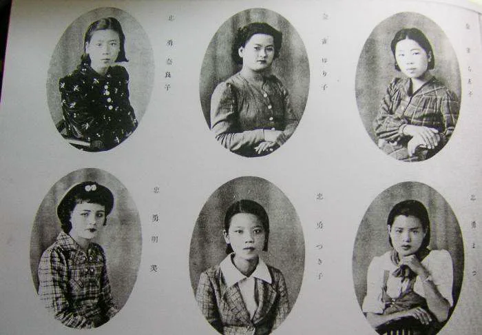 這些當年的竹東鎮紅牌酒女她們的名字，或許不清楚，卻活在泛黃相紙、編曲歌謠與戲院燈光裡。陳權欣翻攝自寫真集