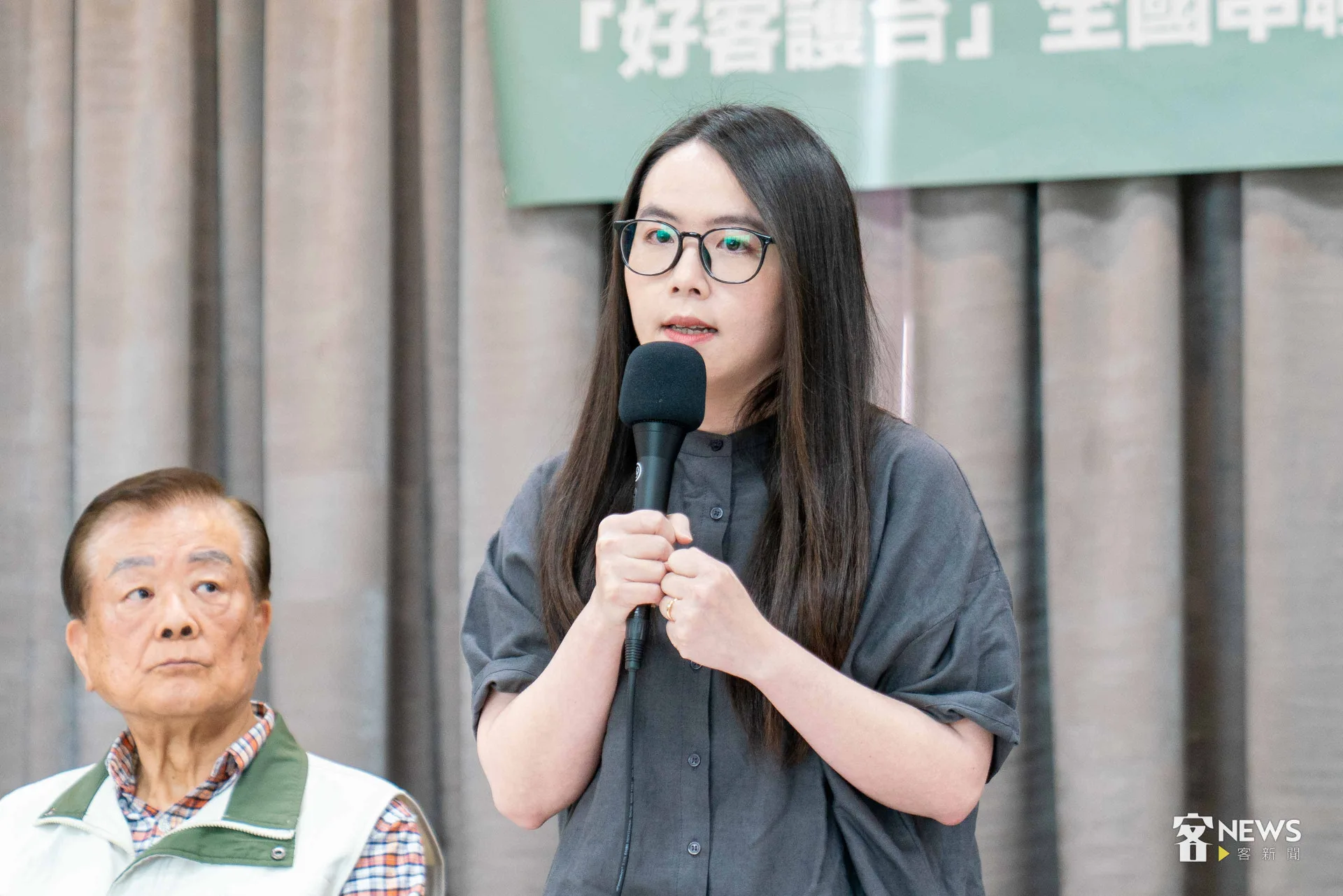新竹第二選區罷免林思銘領銜人謝婷婷強調，連署需要補件，目前仍缺995份連署書，呼籲大家趕緊連署。李台源攝