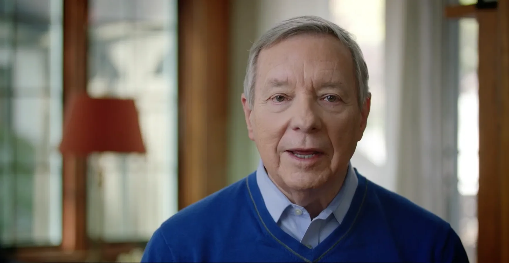 參議院民主黨黨鞭杜賓（Dick Durbin）在聲明中說：「川普總統轟炸伊朗的行動，使美國瀕臨中東地區更大規模戰爭的邊緣，卻未依憲法要求獲得國會批准。」翻攝X