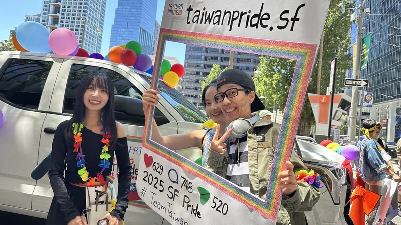 旅外台灣年輕人參與舊金山同志大遊行為平權發聲。中央社