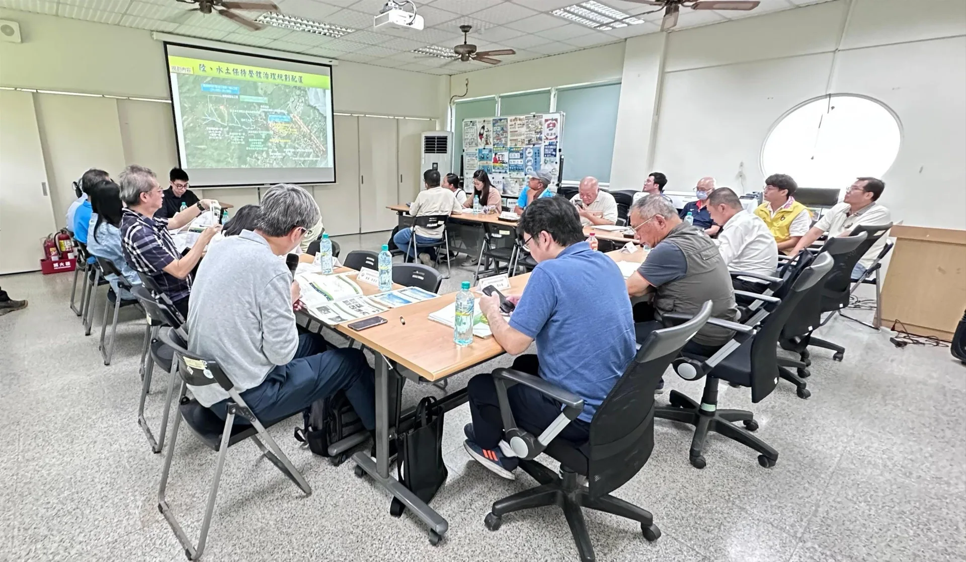 農村水保署審議小組會議。高雄市政府水利局提供