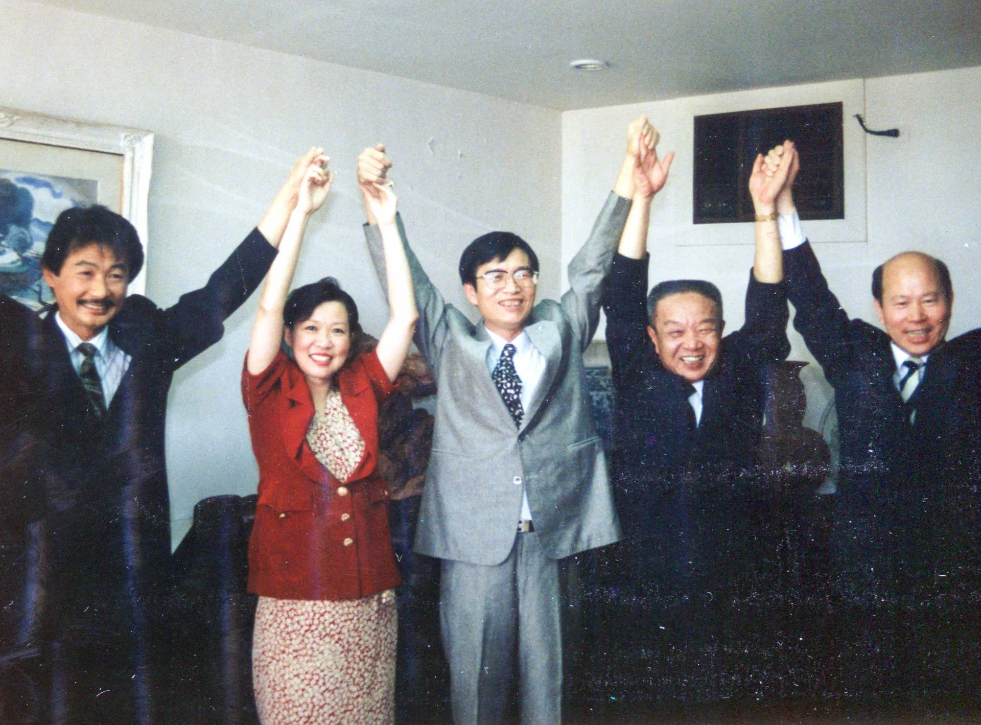 傅文政連任四屆省議員後，1993年獲民進黨徵召參選縣長，黃信介（右二）、許信良（右一）、施明德3位前後任黨主席前往聲援加持。何來美攝