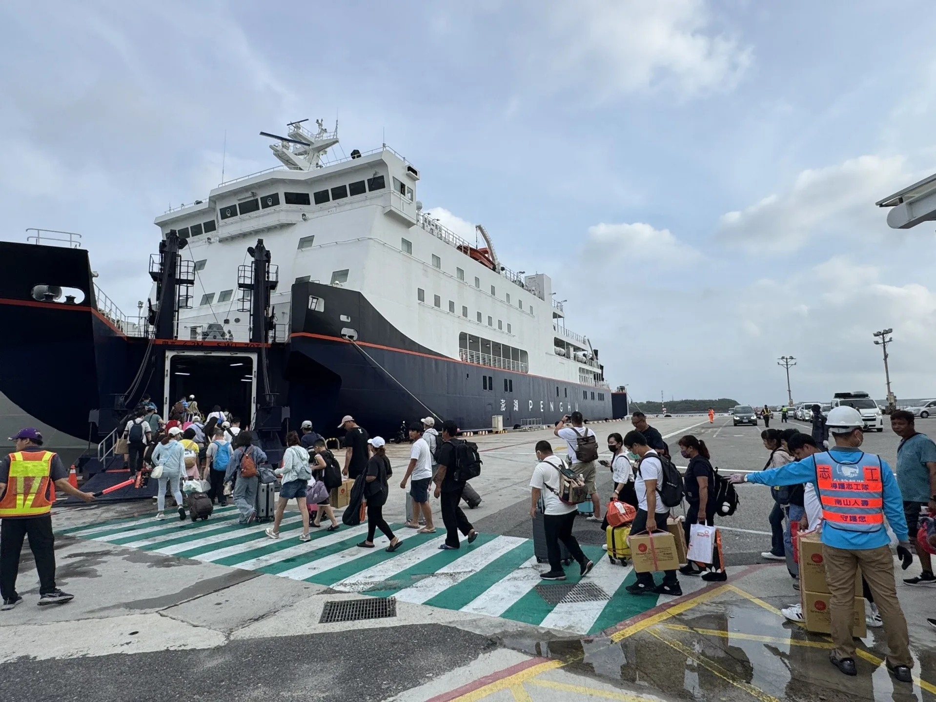 澎湖縣府啟動疏運機制協助旅客順利返台。澎湖縣政府提供