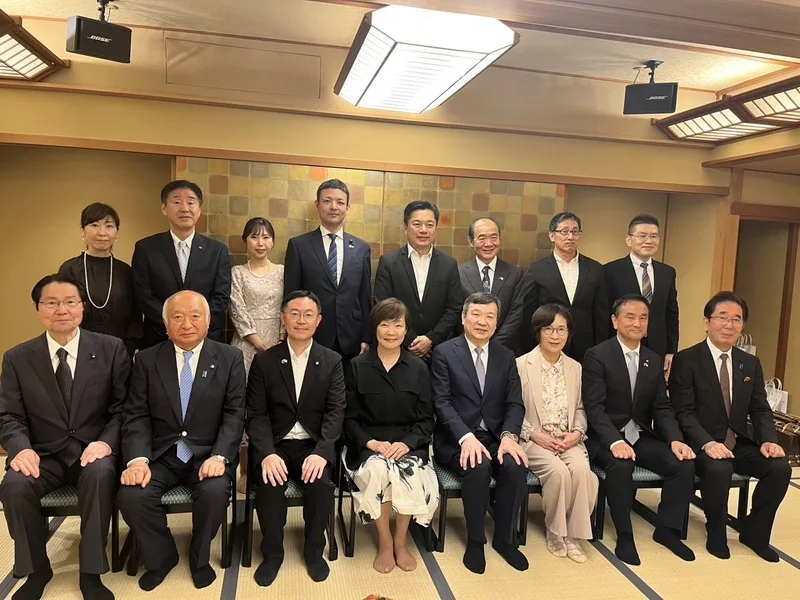 安倍晉三逝世3週年　李逸洋前往墓前獻花致意