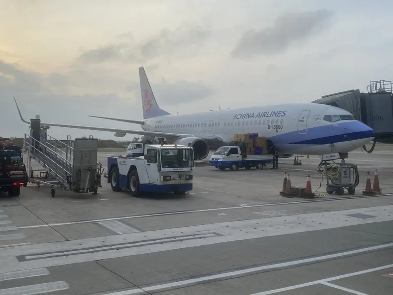 面對高雄、台中飛花蓮航線搭載率僅2、3成，華信航空董事長陳大鈞今（8）天透露，一班曾僅5名乘客。民航局提供