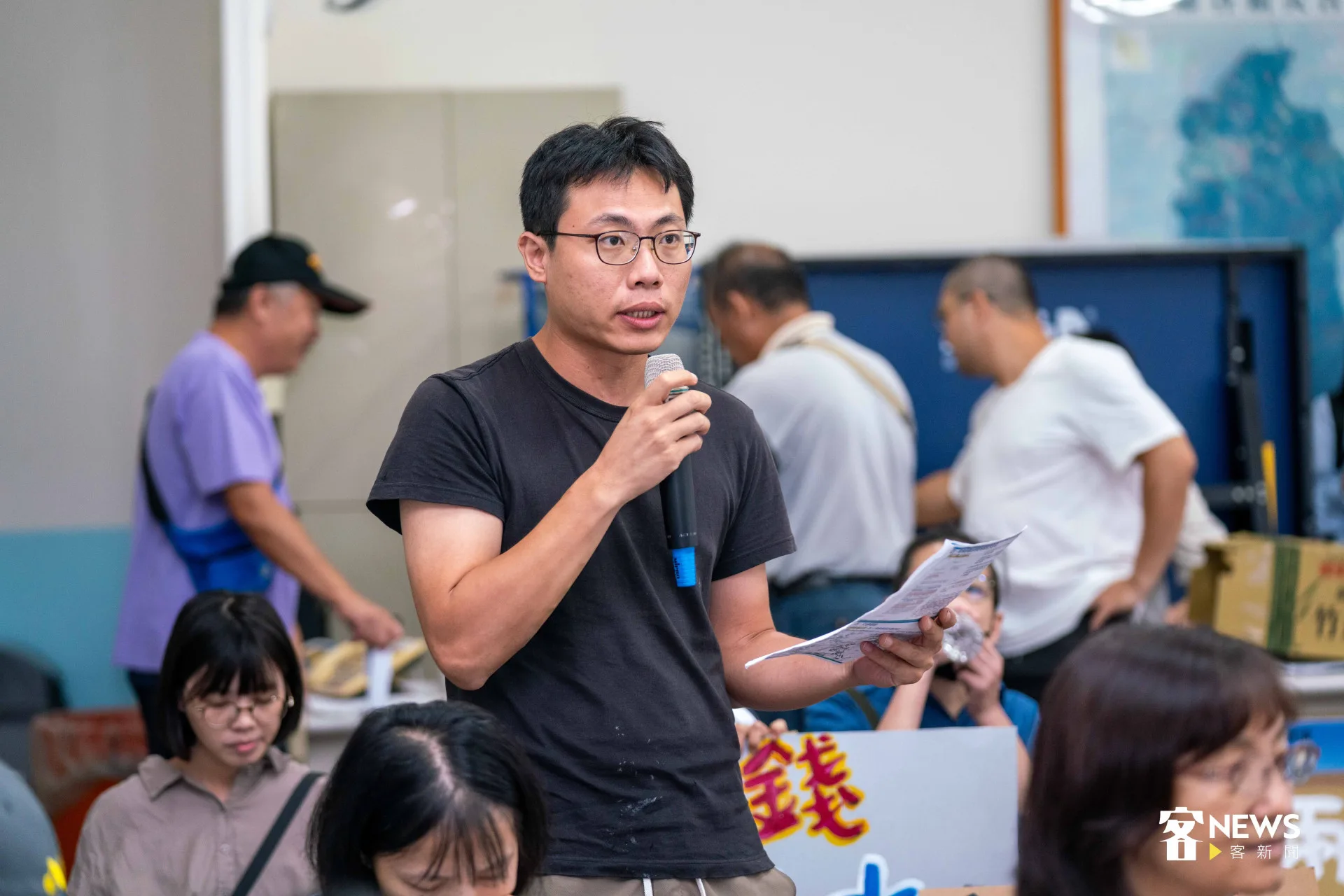峨眉青年李嶽也擔憂擔憂用水資源與公共安全。宋佩遙攝