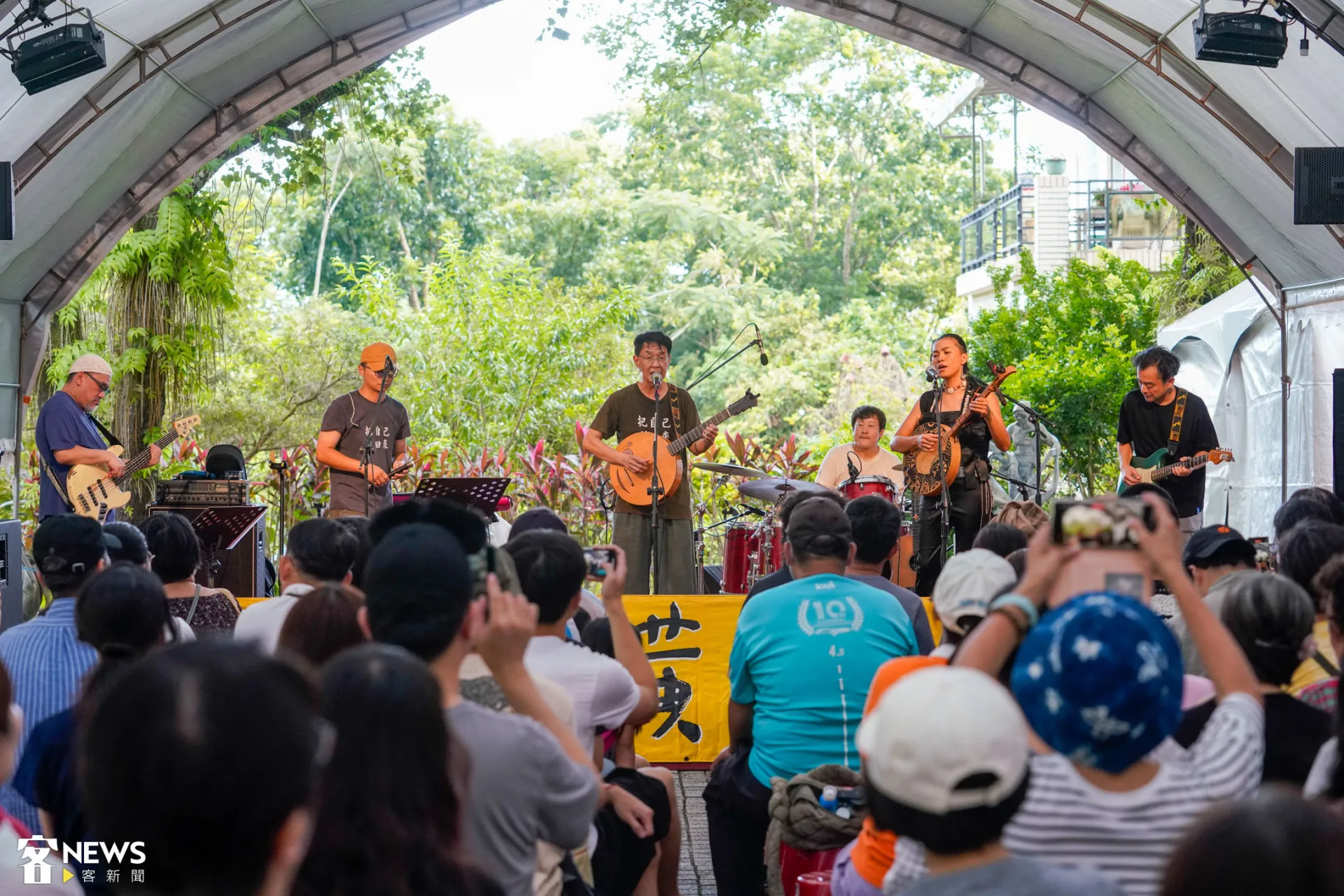 美濃黃蝶祭走入30年,今(13)日在鍾理和紀念館舉行「大地書房音樂會」。朱愷元攝