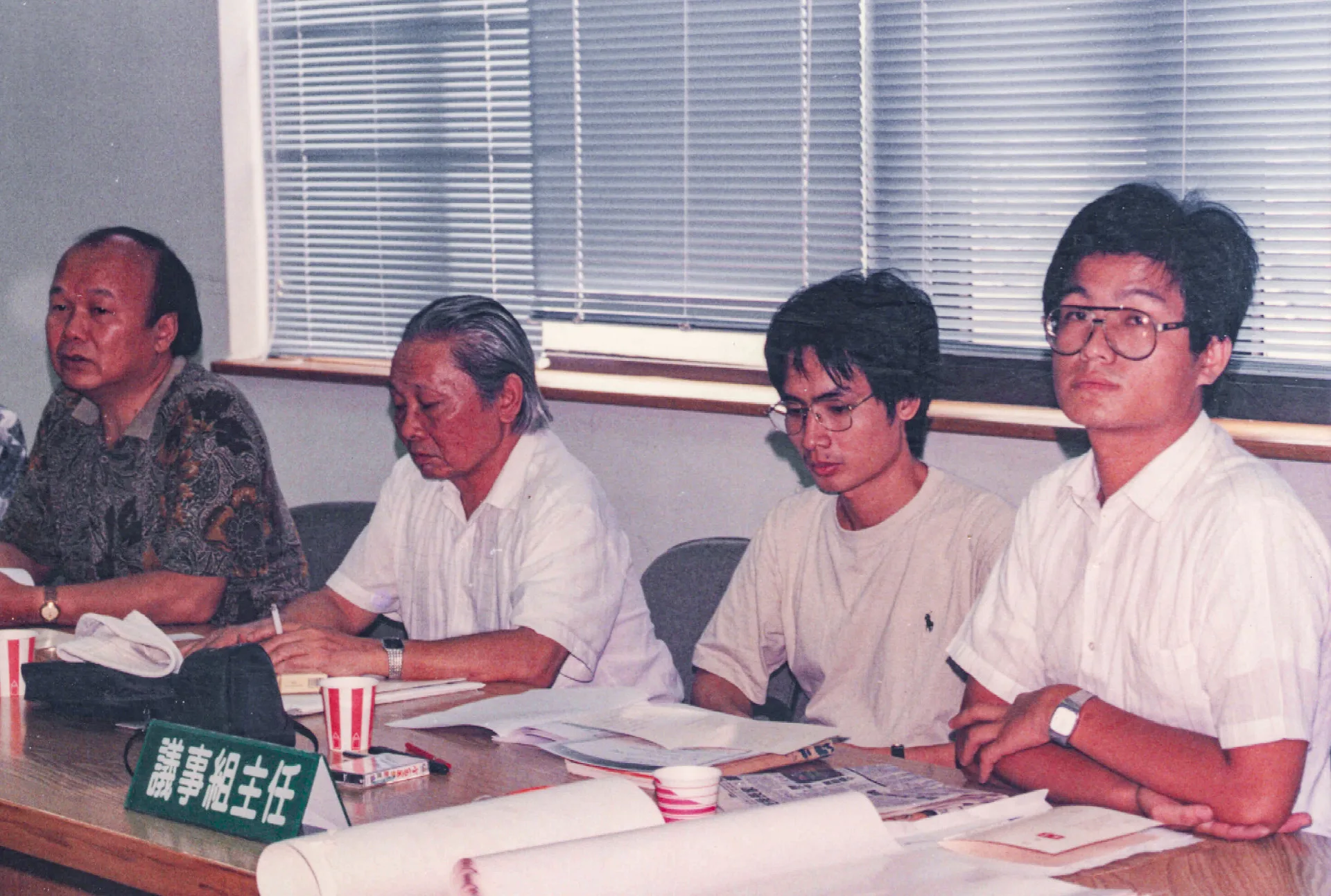 鍾肇政主持第二屆客家夏令營記者會,強調沒有客家話就沒有客家人了。左起新竹縣前縣長林光華、文學家鍾肇政、客傳會董事長陳邦畛、客委會前主委楊長鎮。楊國鑫攝