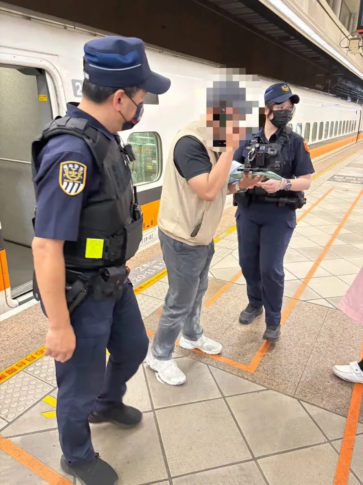 高鐵今年4月發生1起行動電源自燃事件,乘客手臂遭燙傷。鐵路警方提供