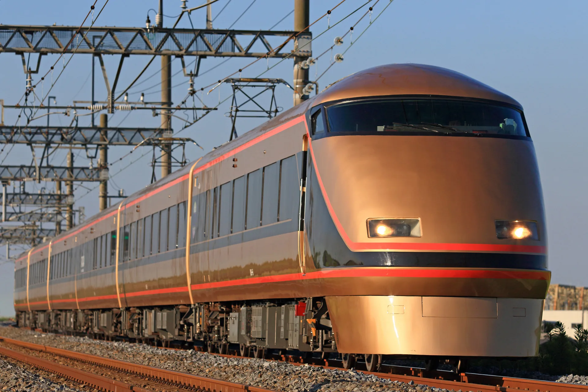 東武鐵道旗下觀光特急「日光詣SPACIA」的車頭將首度於台北車站公開展示。台鐵提供