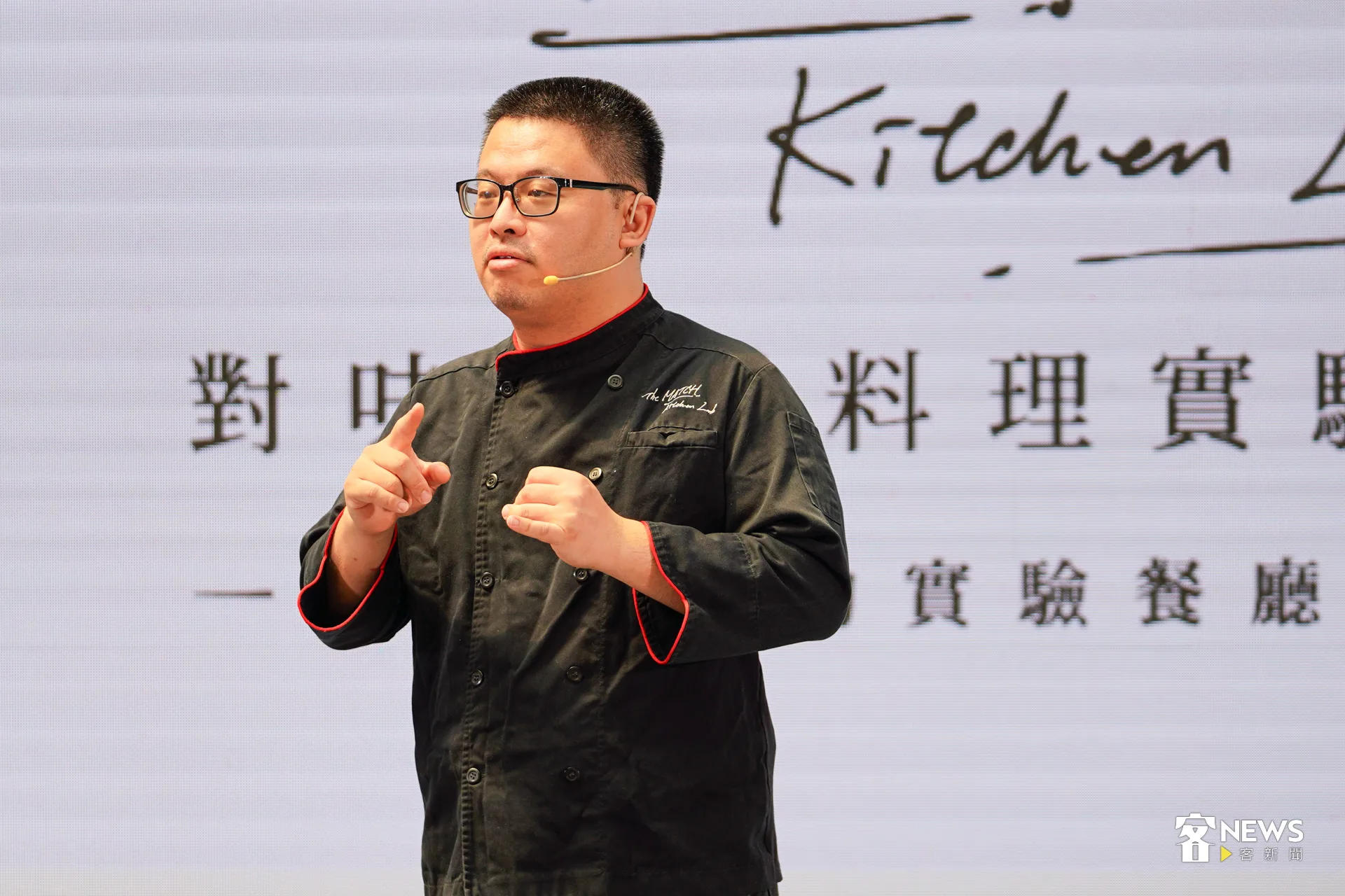 台灣美食展主舞台，邀請對味廚房創辦人、主廚洪昭勝登場講解漁產知識與料理撇步。洪藝晅攝